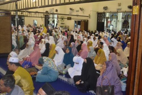 Kuliah Subuh Perdana bersama Ustaz Abdul Somad